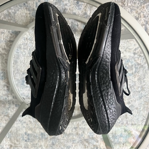 ADIDAS UltraBoost 21 running shoe. Size 7.5 worn once - Picture 5 of 15